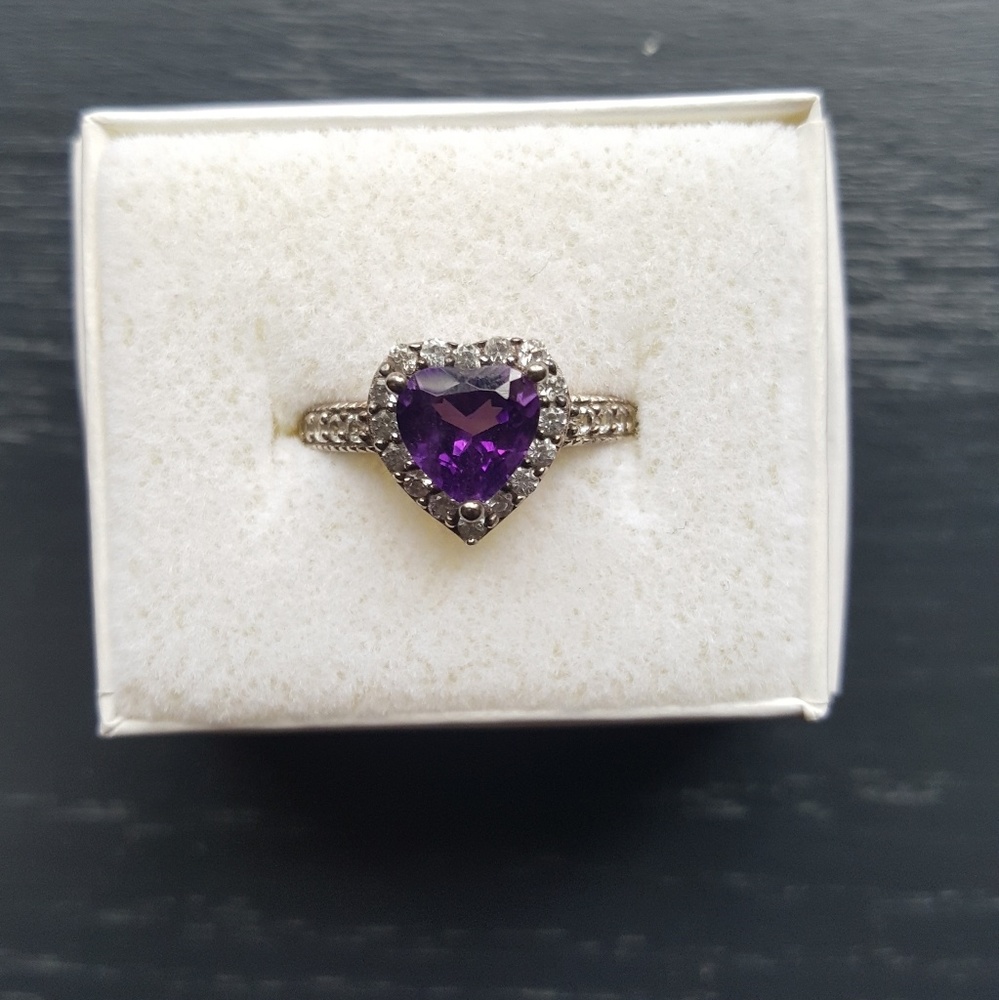 Purple heart diamond ring